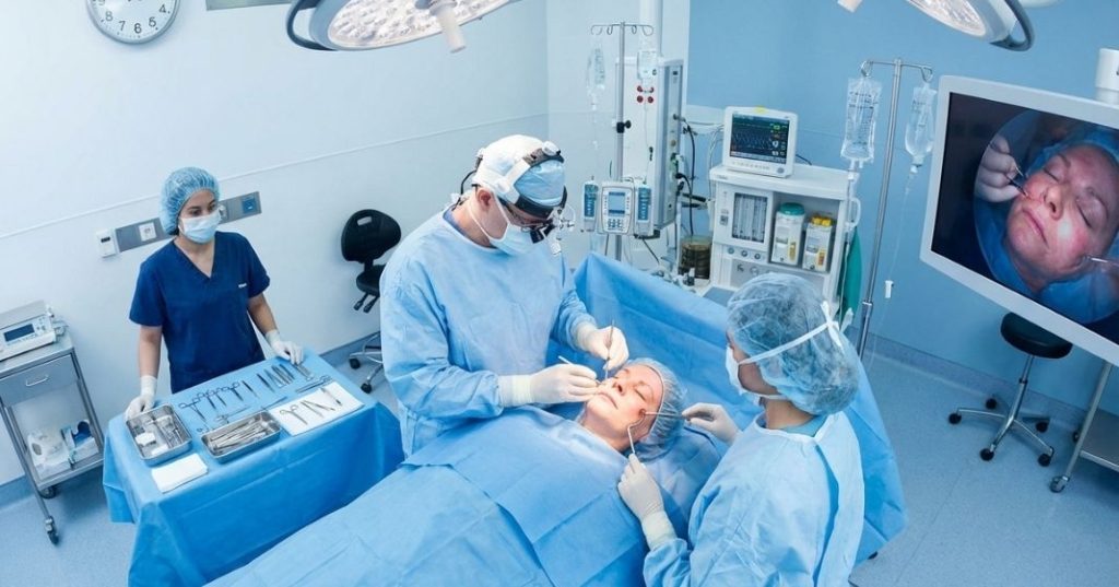 orta yuz germe ameliyati kac saat surer